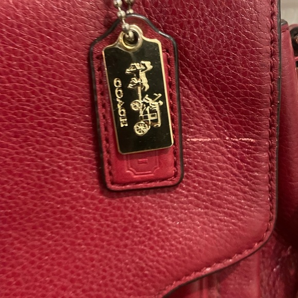 Coach Turnlock 2013 Red Leather Shoulder Bag with Gold Chain - Picture 4 of 10